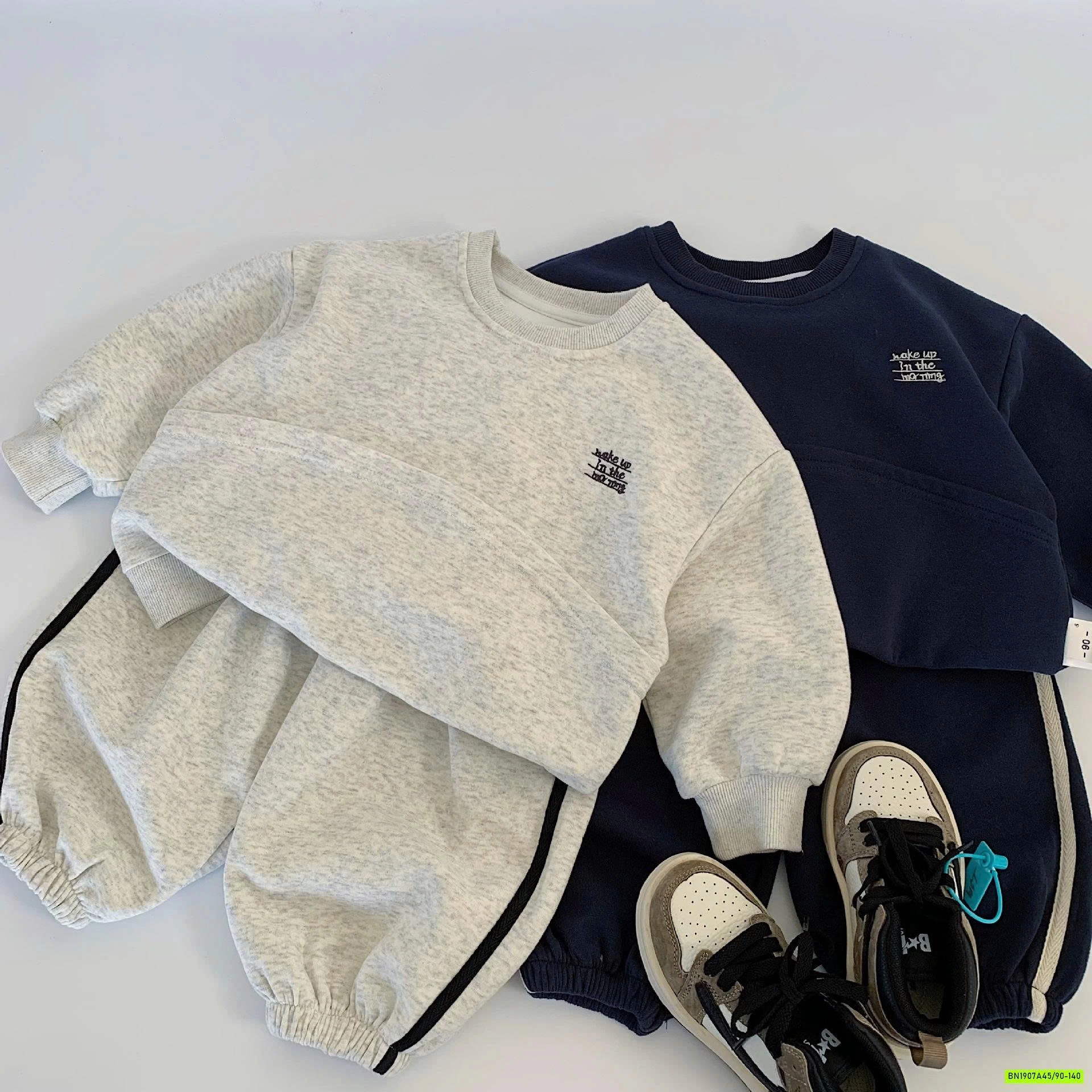 SÉT NỈ THỂ THAO QUẦN SỌC