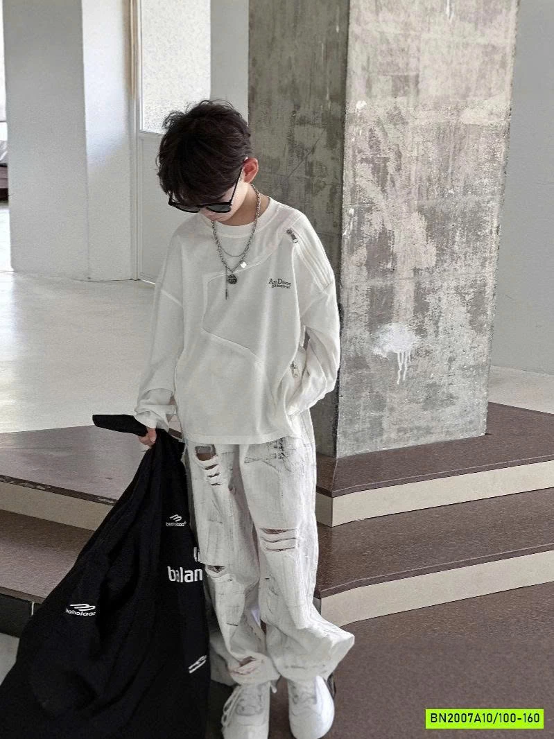 SÉT ÁO THUN TRẮNG MAY NỐI MIX JEANS LOANG