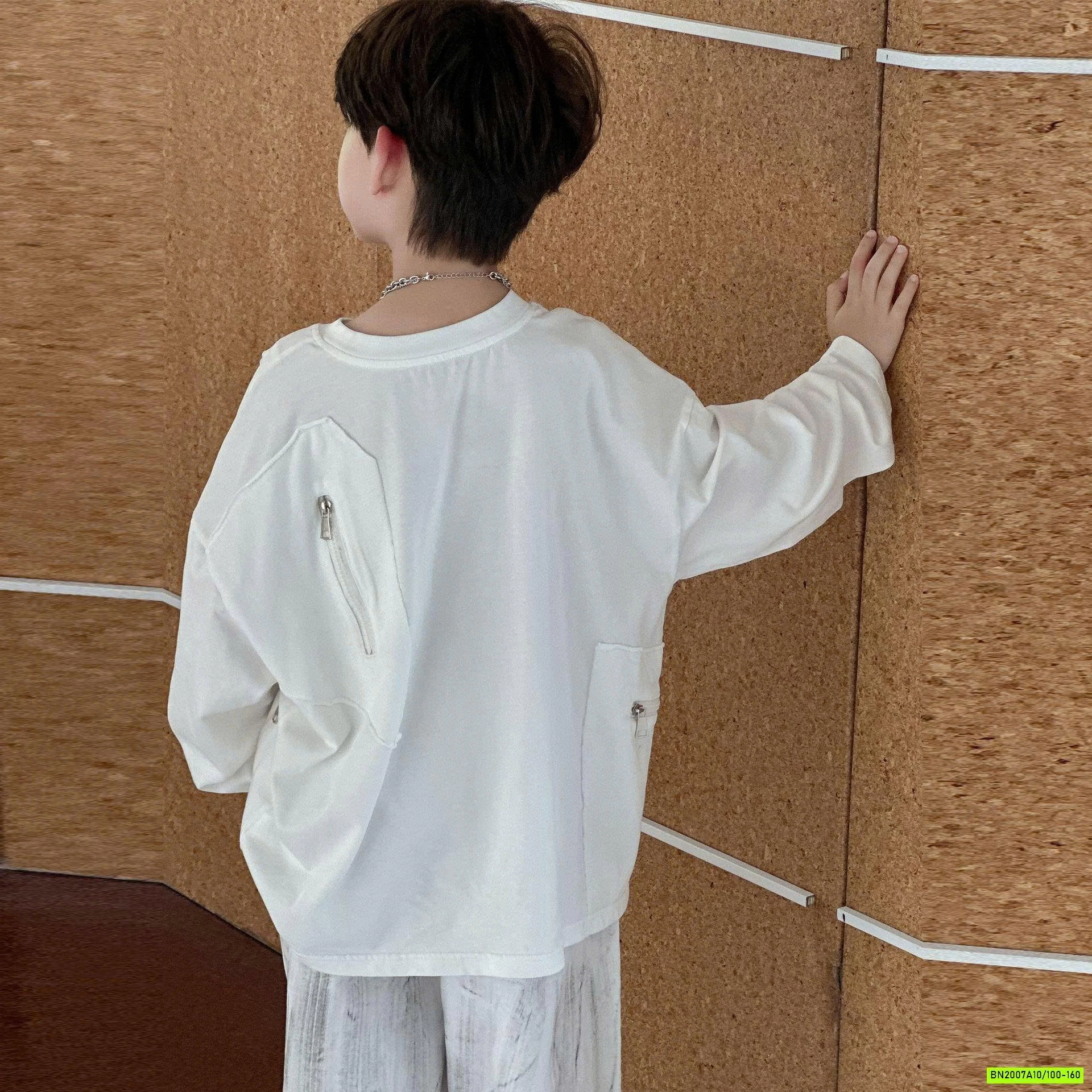 SÉT ÁO THUN TRẮNG MAY NỐI MIX JEANS LOANG