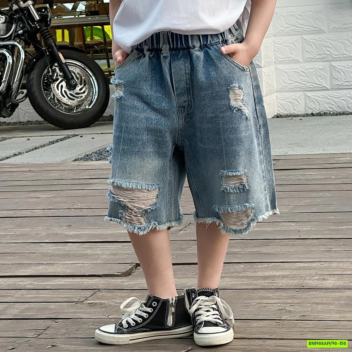 SHORT JEANS RÁCH CÁ TÍNH