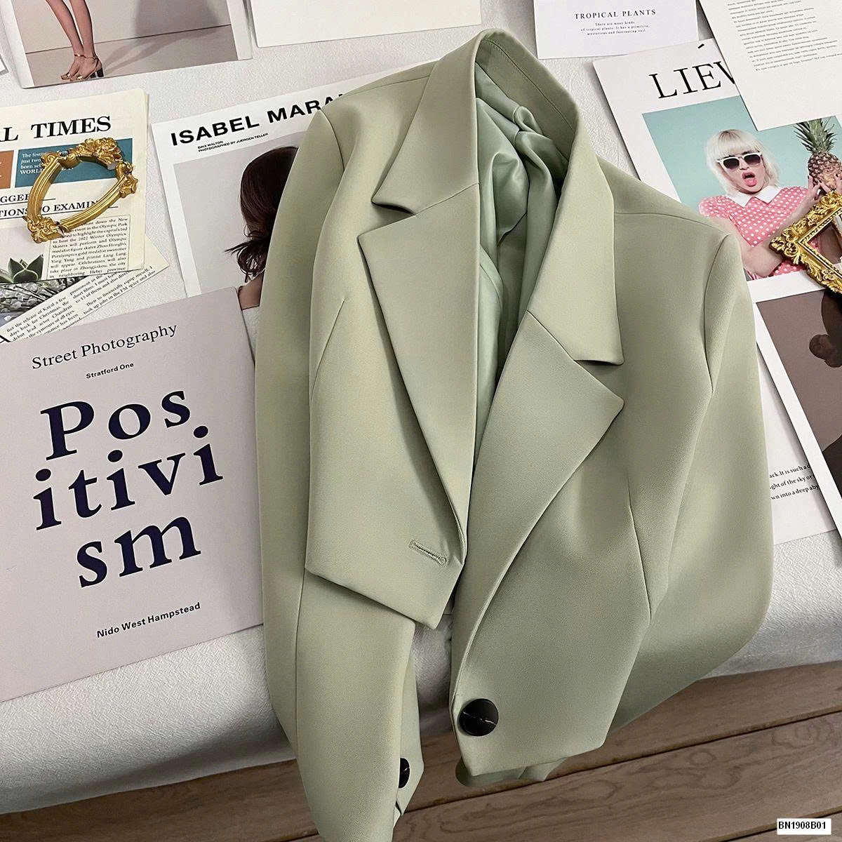 ÁO BLAZER DÁNG NGẮN NỮ