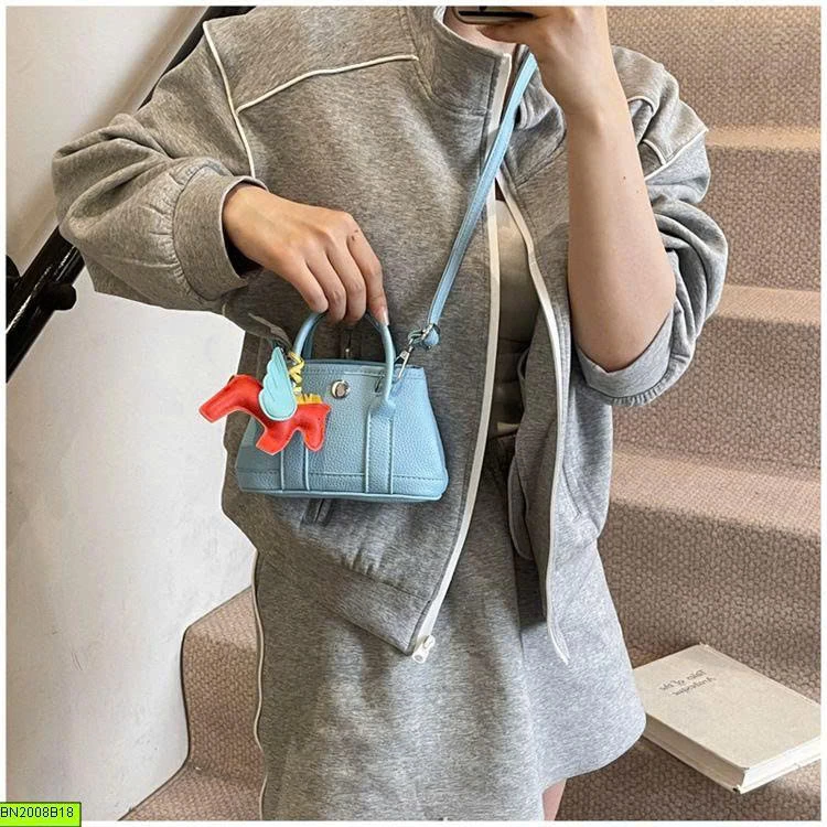 TÚI MINI KÈM MÓC KHÓA NGỰA