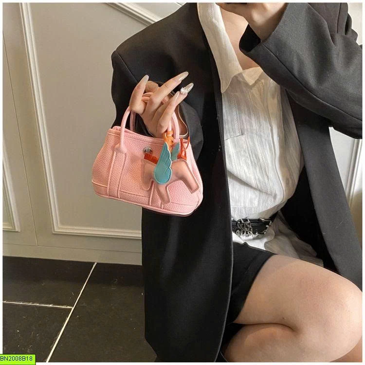 TÚI MINI KÈM MÓC KHÓA NGỰA