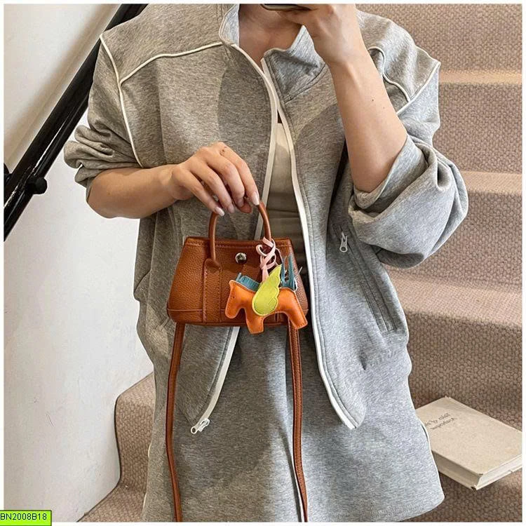 TÚI MINI KÈM MÓC KHÓA NGỰA