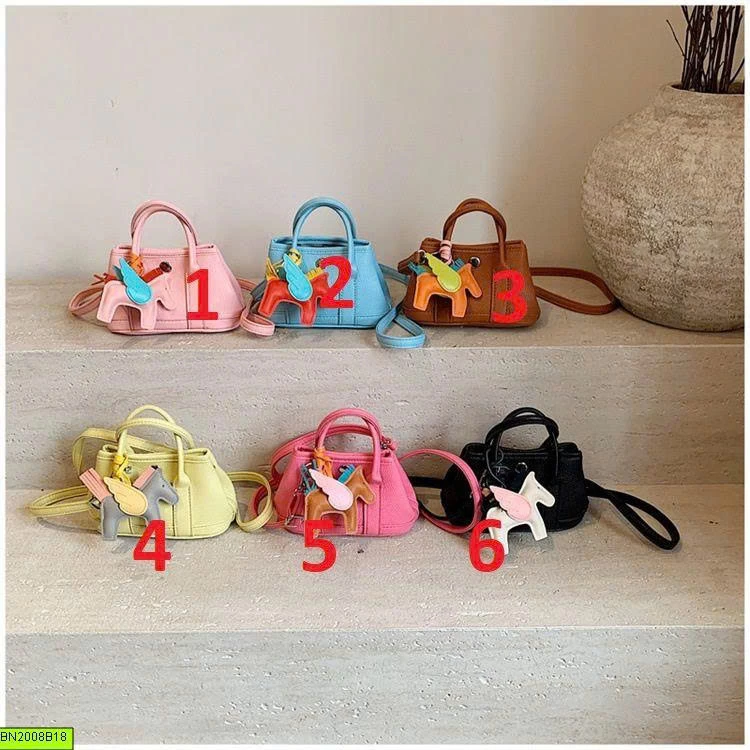 TÚI MINI KÈM MÓC KHÓA NGỰA