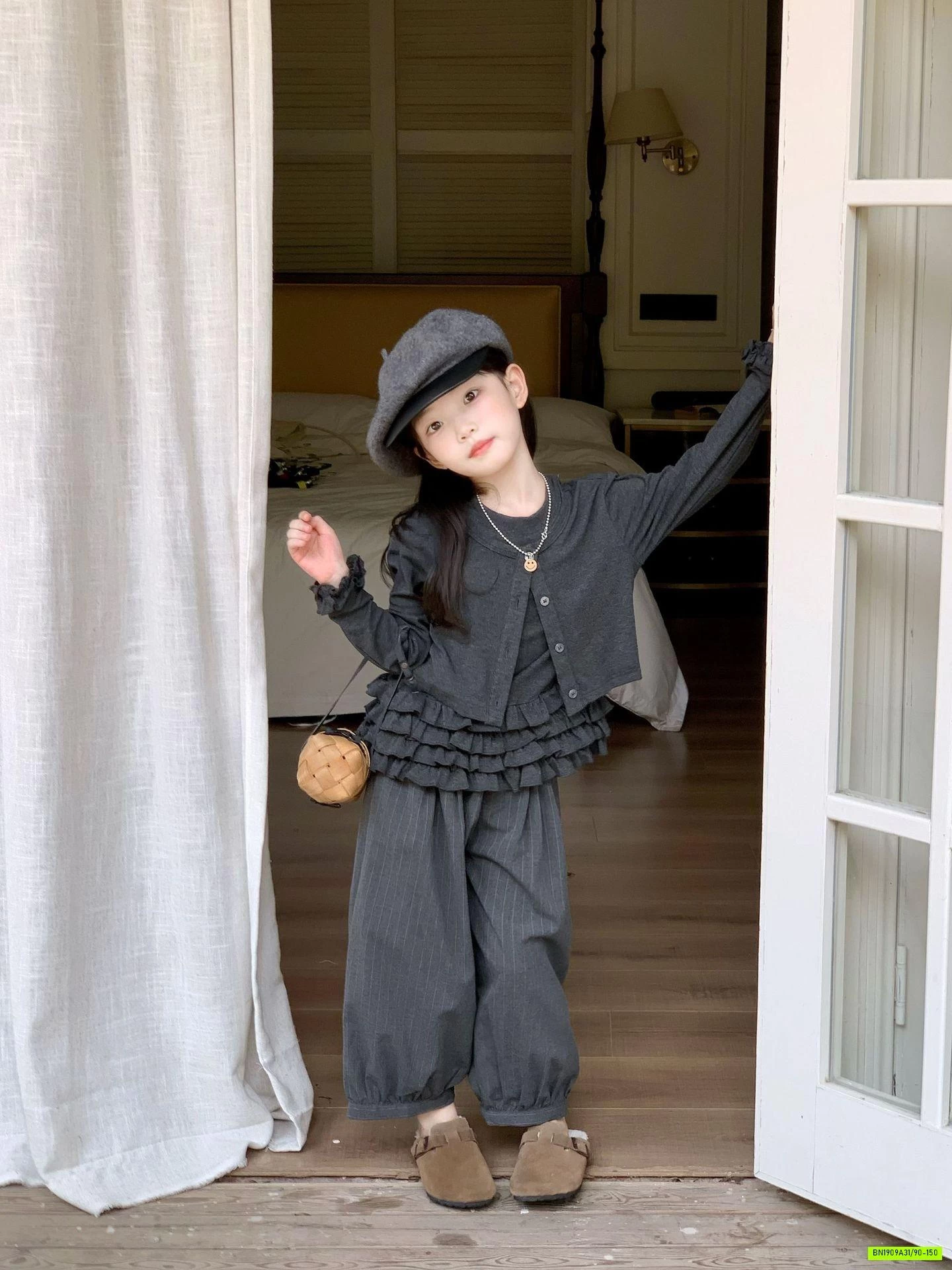 ÁO GIẢ 2 LỚP VIỀN BÈO MIX QUẦN BOM