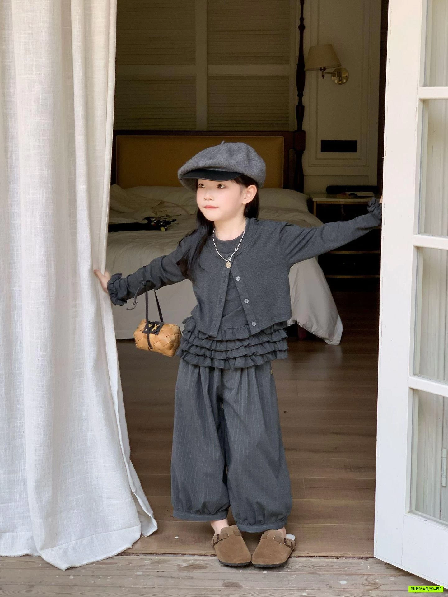 ÁO GIẢ 2 LỚP VIỀN BÈO MIX QUẦN BOM