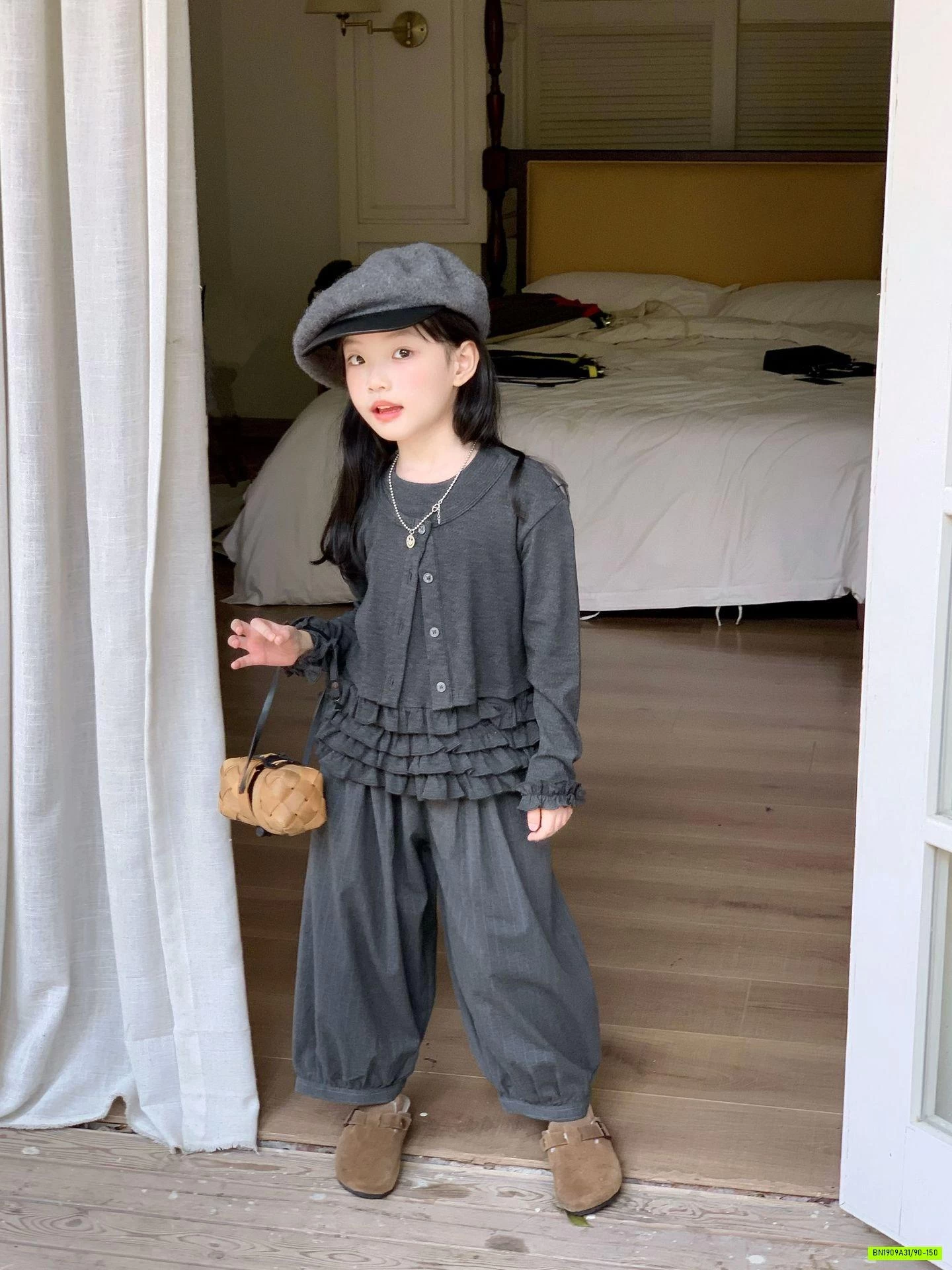 ÁO GIẢ 2 LỚP VIỀN BÈO MIX QUẦN BOM