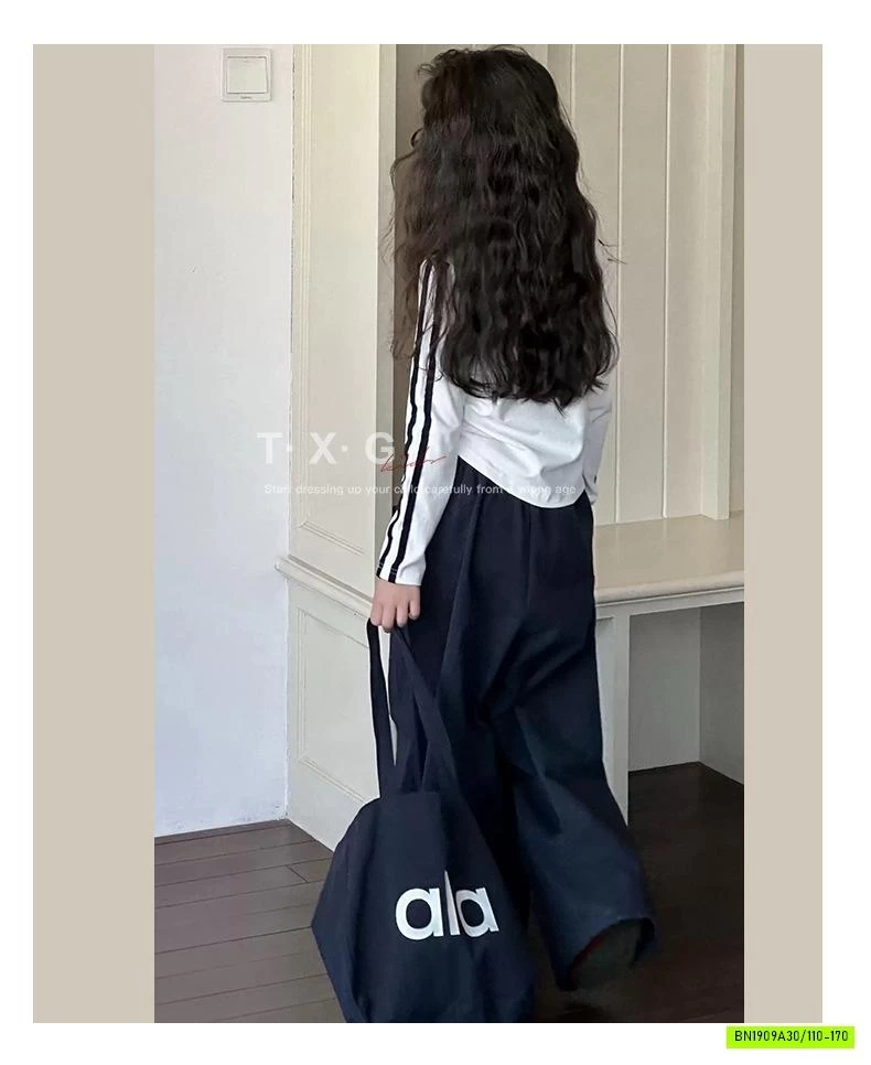 ÁO RÚT EO SỌC VAI MIX QUẦN GIÓ