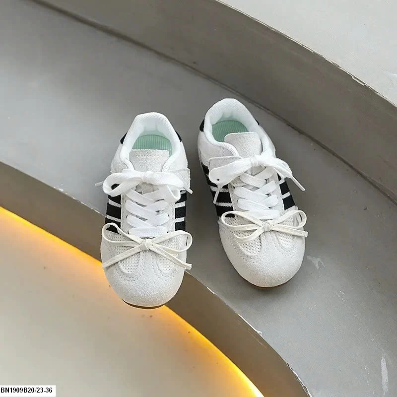 GIÀY THỂ THAO MŨI NƠ 4 VẠCH