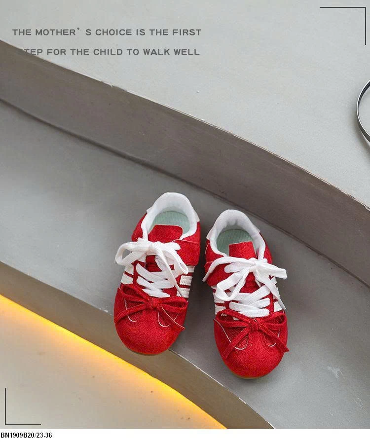 GIÀY THỂ THAO MŨI NƠ 4 VẠCH