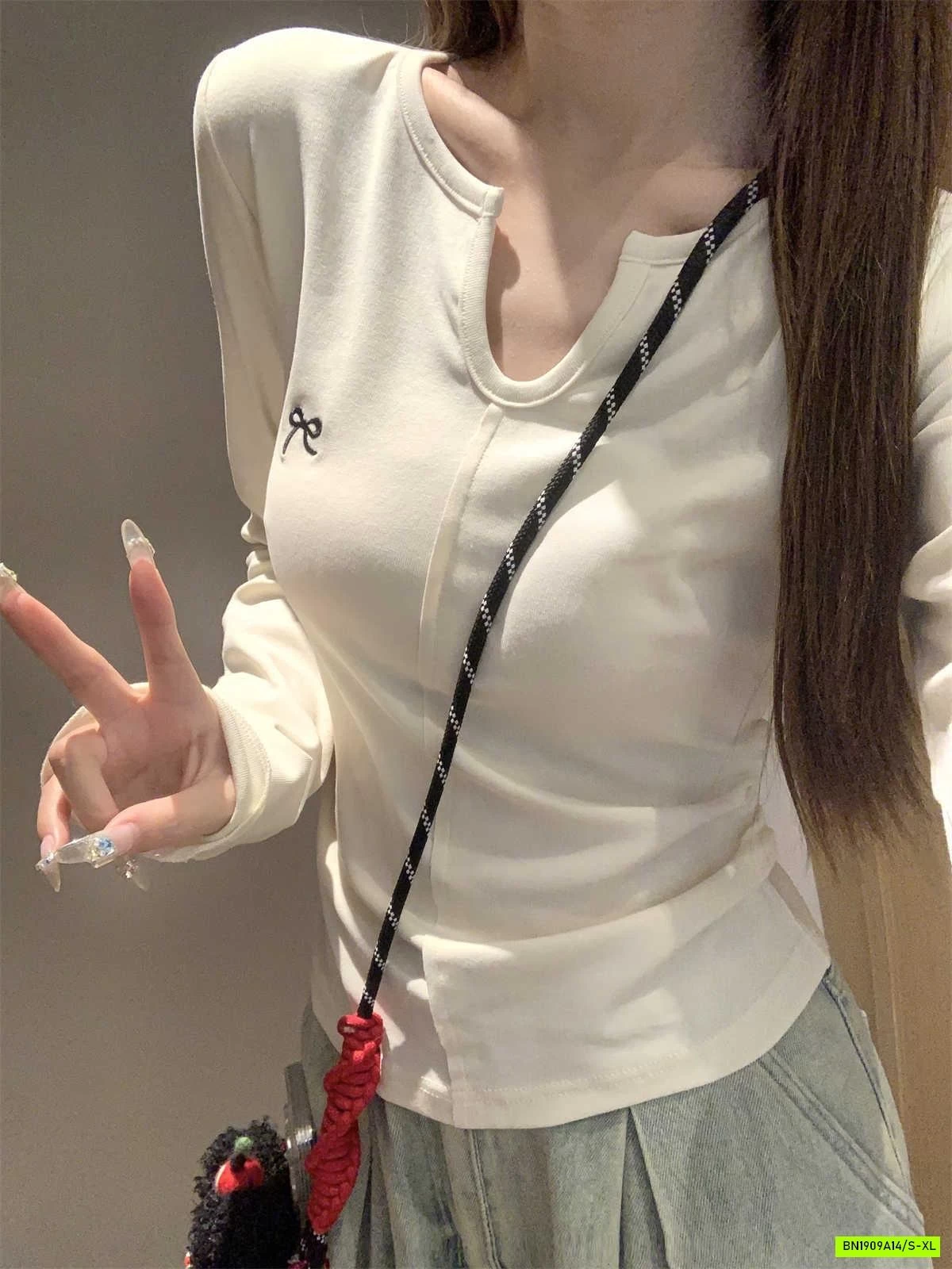 ÁO THUN RÚT EO THÊU NƠ