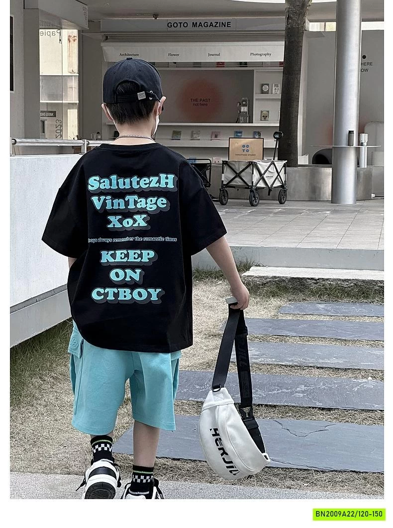 ÁO THUN ĐEN IN CHỮ XANH DƯƠNG