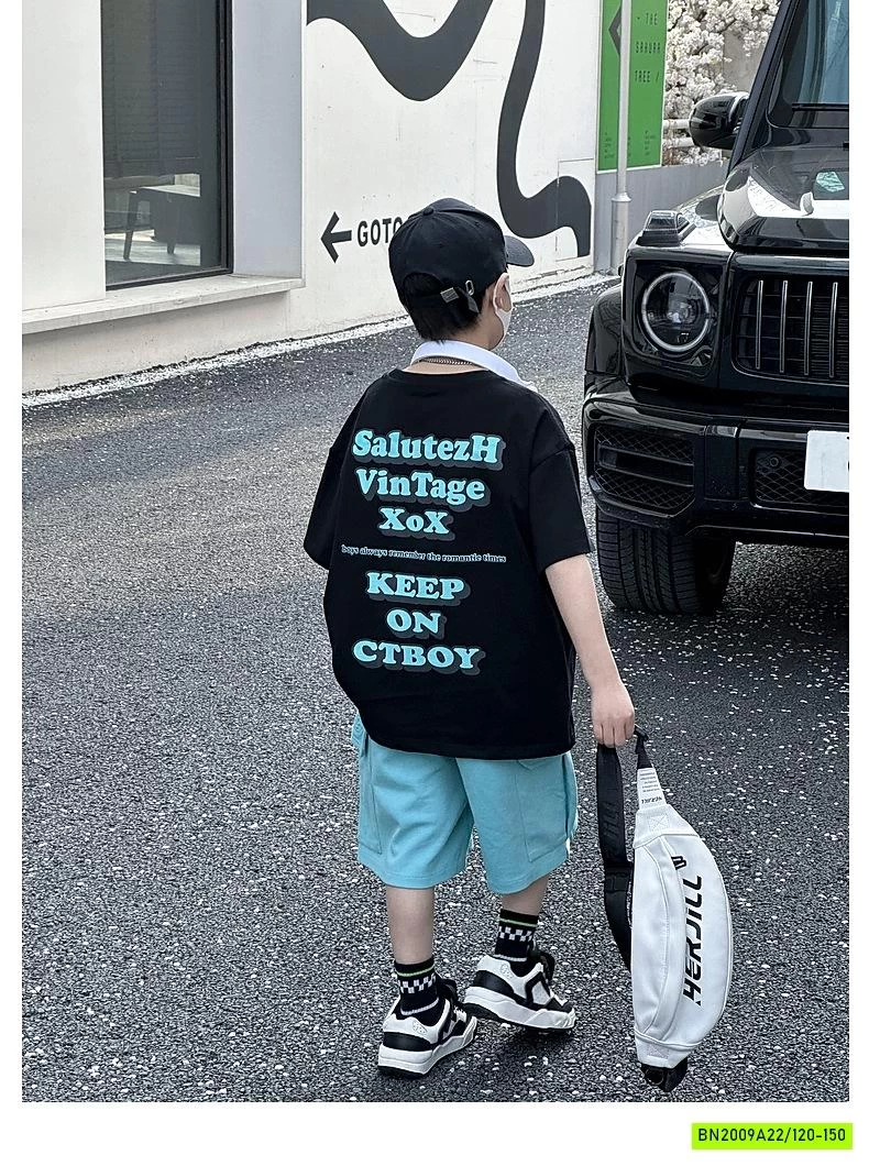 ÁO THUN ĐEN IN CHỮ XANH DƯƠNG