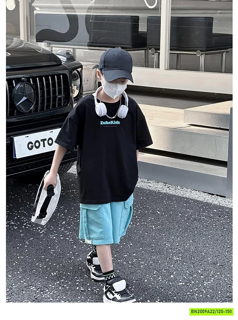 ÁO THUN ĐEN IN CHỮ XANH DƯƠNG