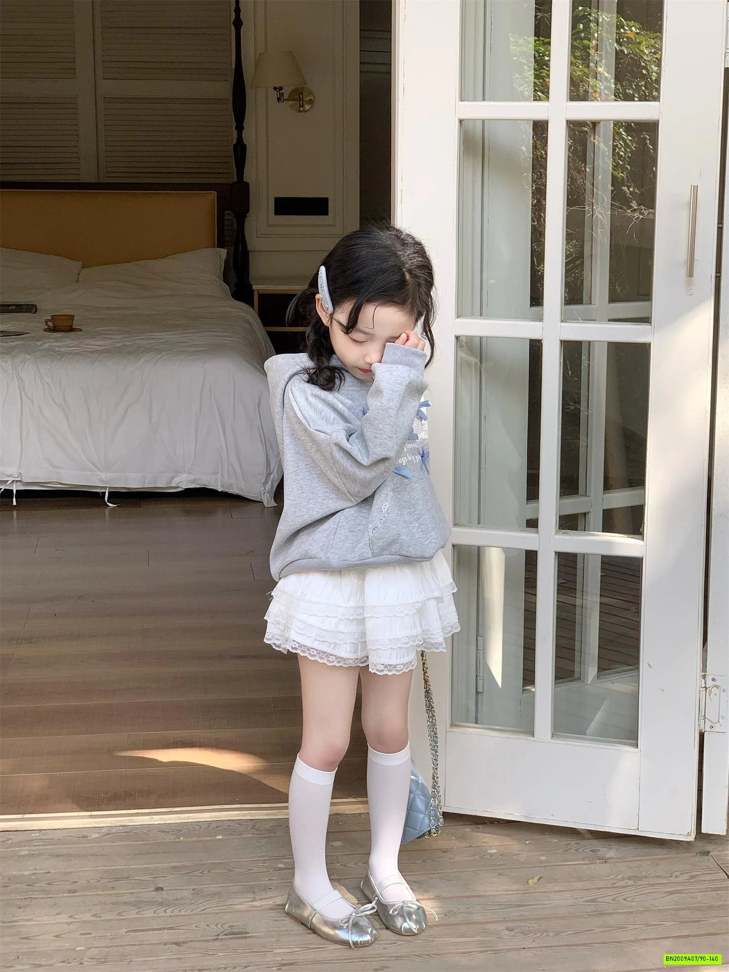 HOODIE XÁM GẮN NƠ MIX CV REN