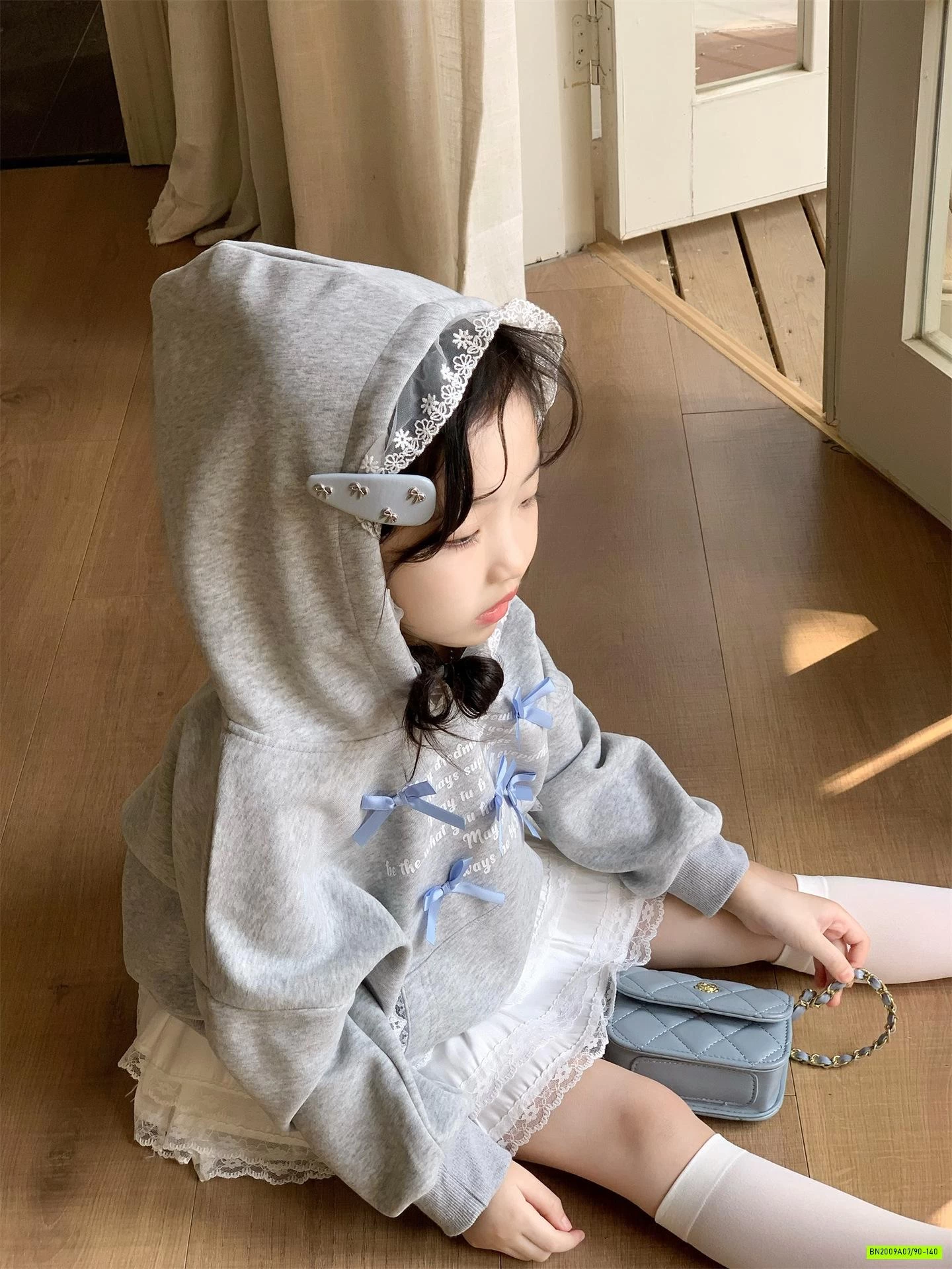 HOODIE XÁM GẮN NƠ MIX CV REN