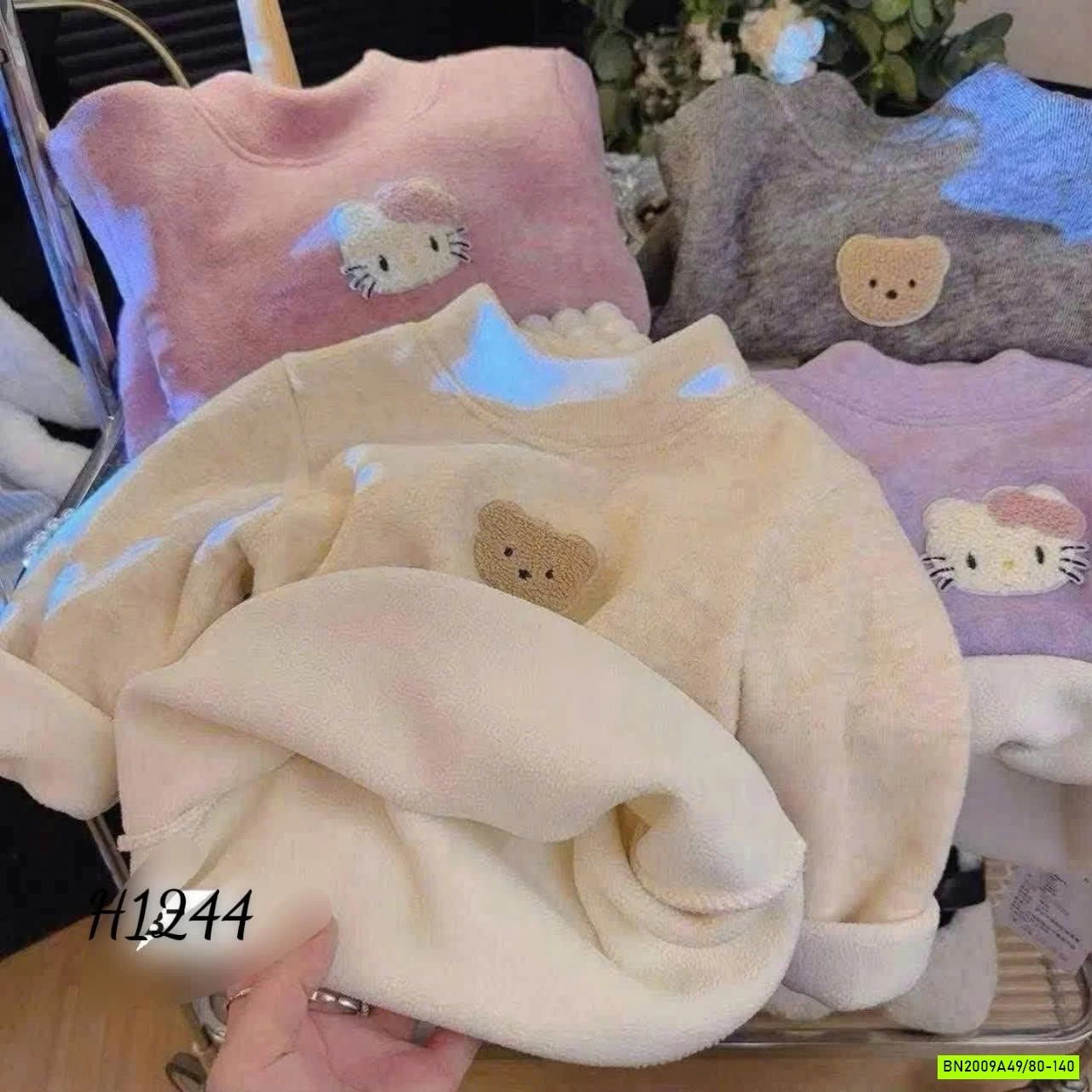 ÁO NỈ LÔNG CỪU CỔ 3P