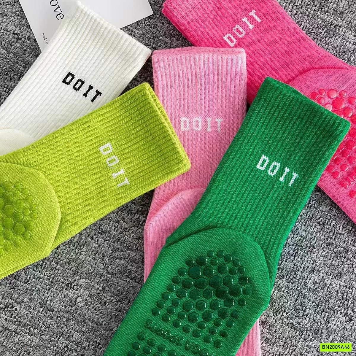 SET 7 ĐÔI TẤT THỂ THAO NỮ