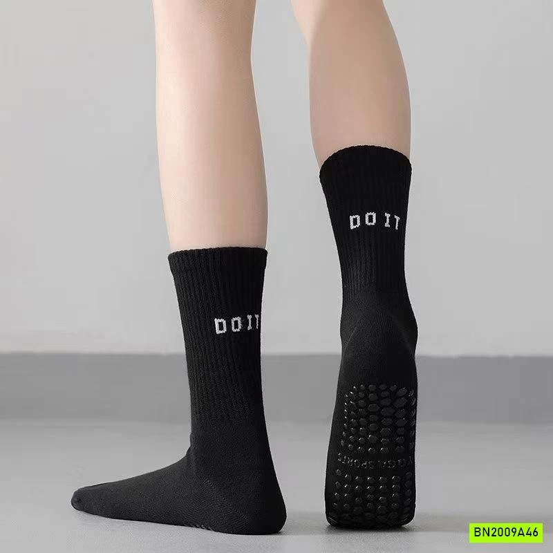 SET 7 ĐÔI TẤT THỂ THAO NỮ