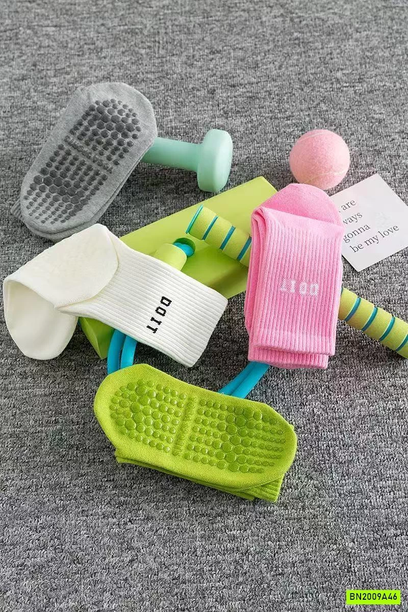 SET 7 ĐÔI TẤT THỂ THAO NỮ