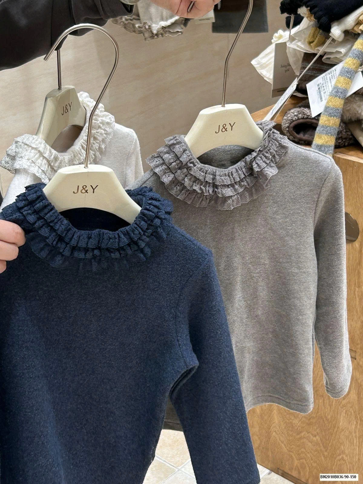 ÁO DÀI TAY CỔ BÈO CHO BÉ