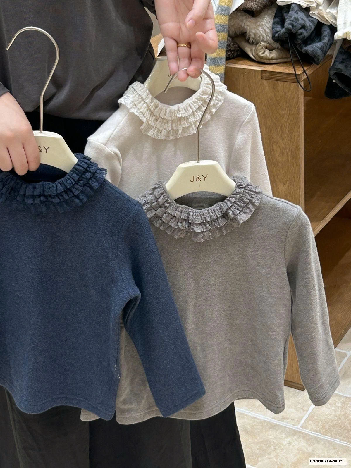 ÁO DÀI TAY CỔ BÈO CHO BÉ