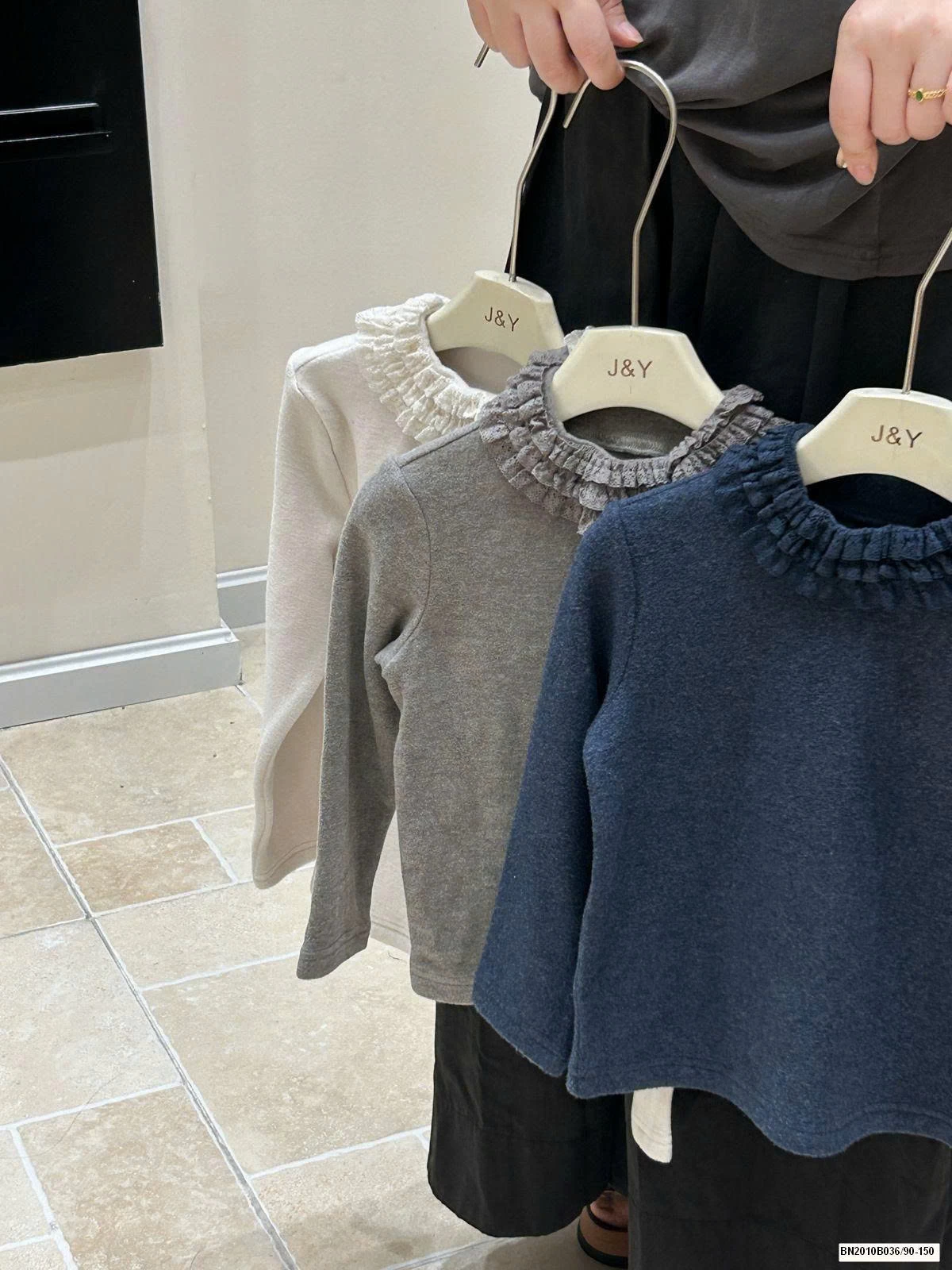 ÁO DÀI TAY CỔ BÈO CHO BÉ