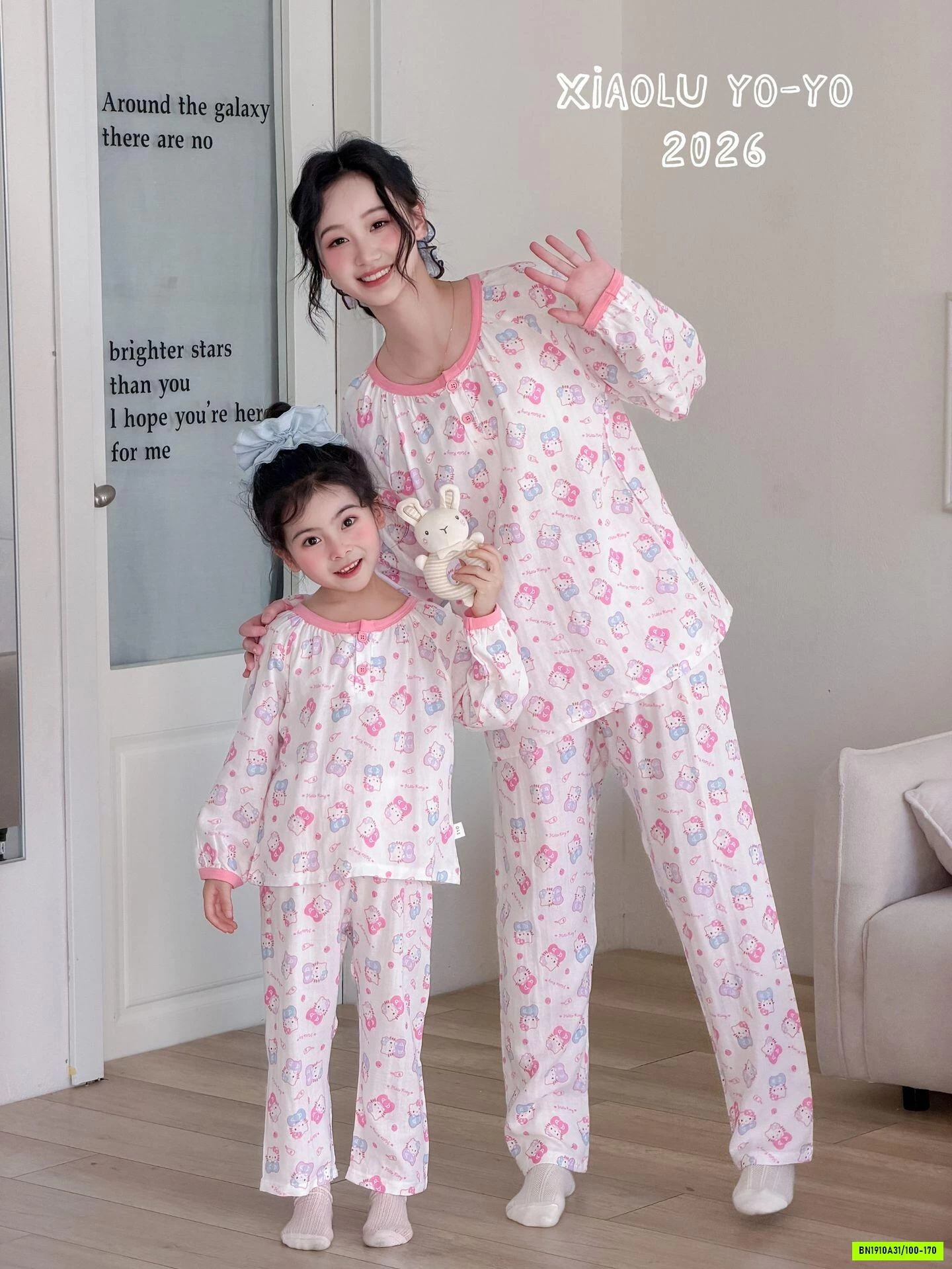 SÉT ĐŨI DÀI TAY HỌA TIẾT MẸ BÉ
