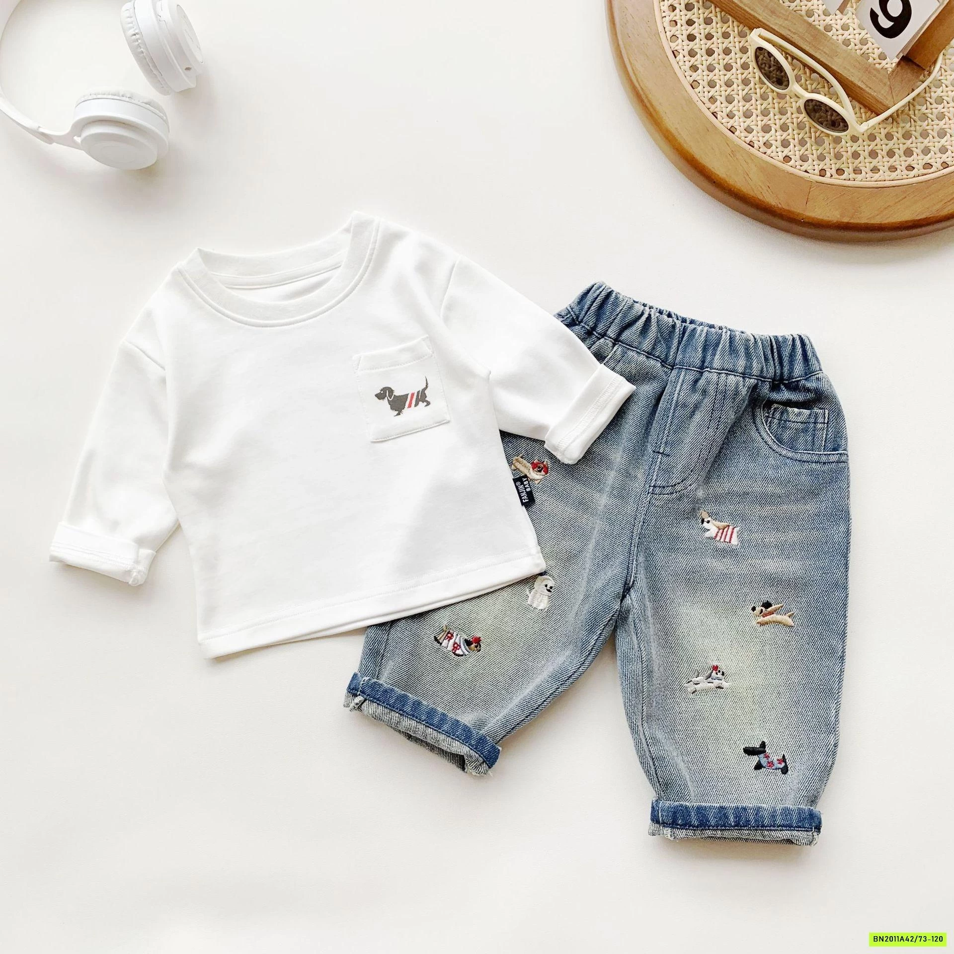 ÁO THUN TRẮNG MIX JEANS THÊU CÚN NHÍ