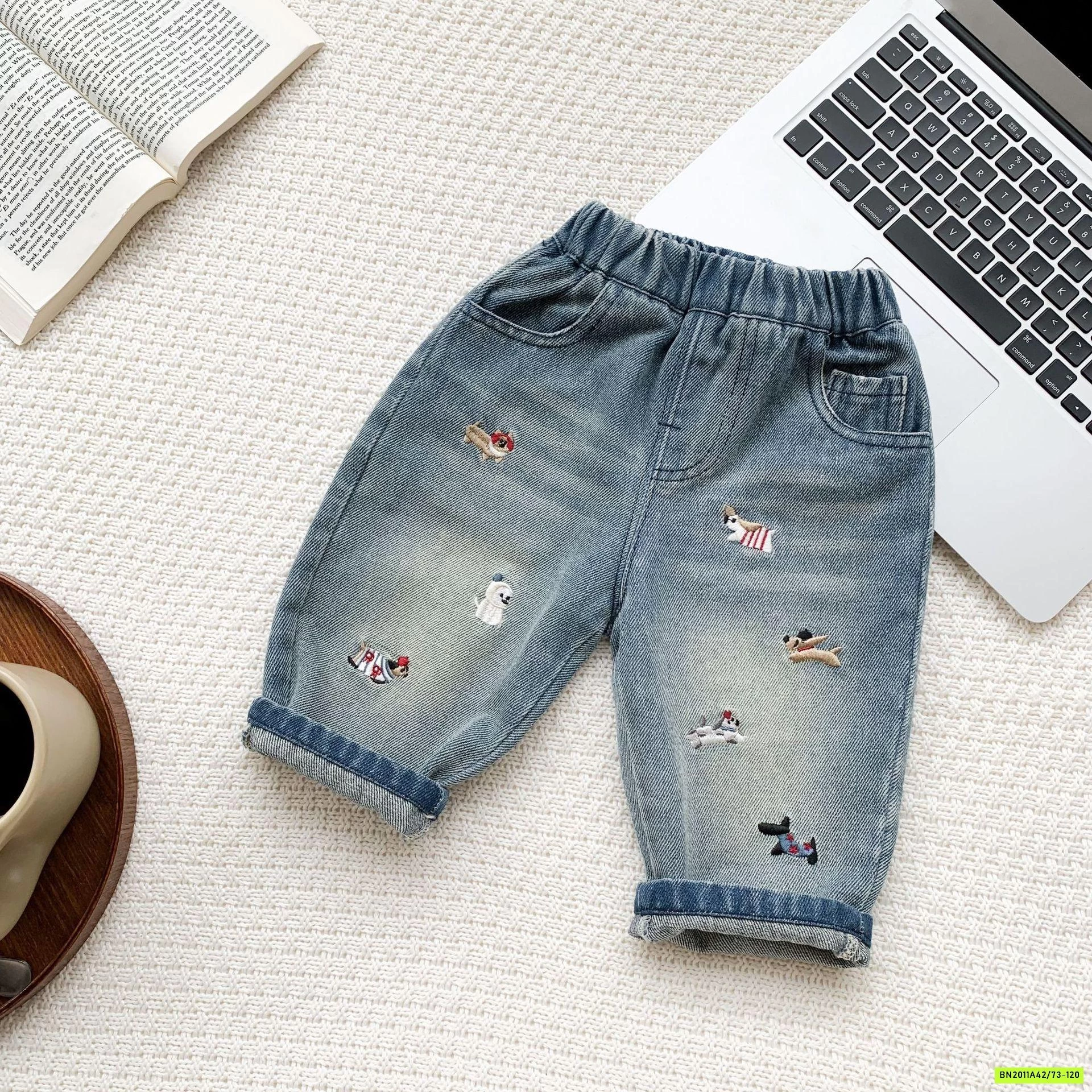 ÁO THUN TRẮNG MIX JEANS THÊU CÚN NHÍ