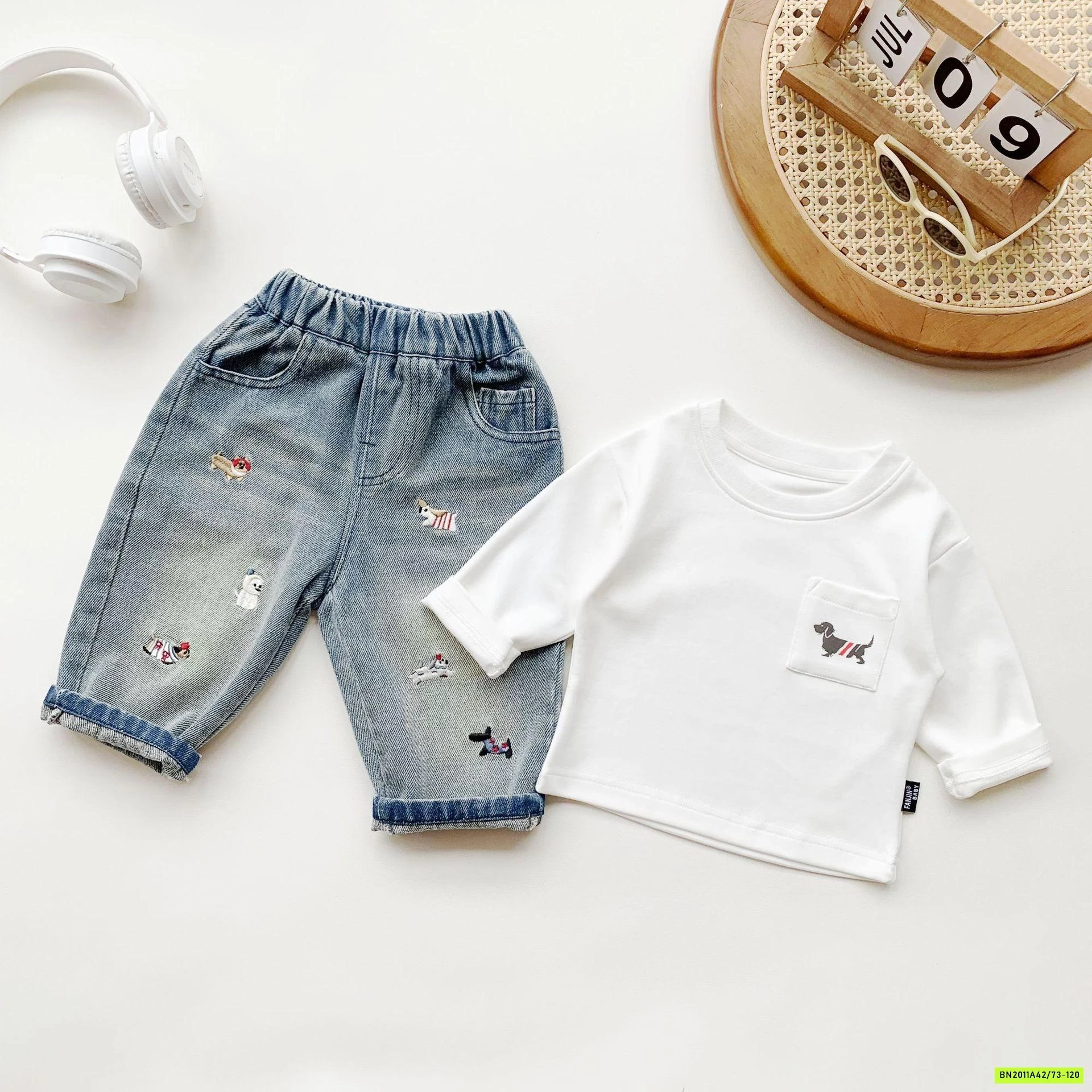 ÁO THUN TRẮNG MIX JEANS THÊU CÚN NHÍ