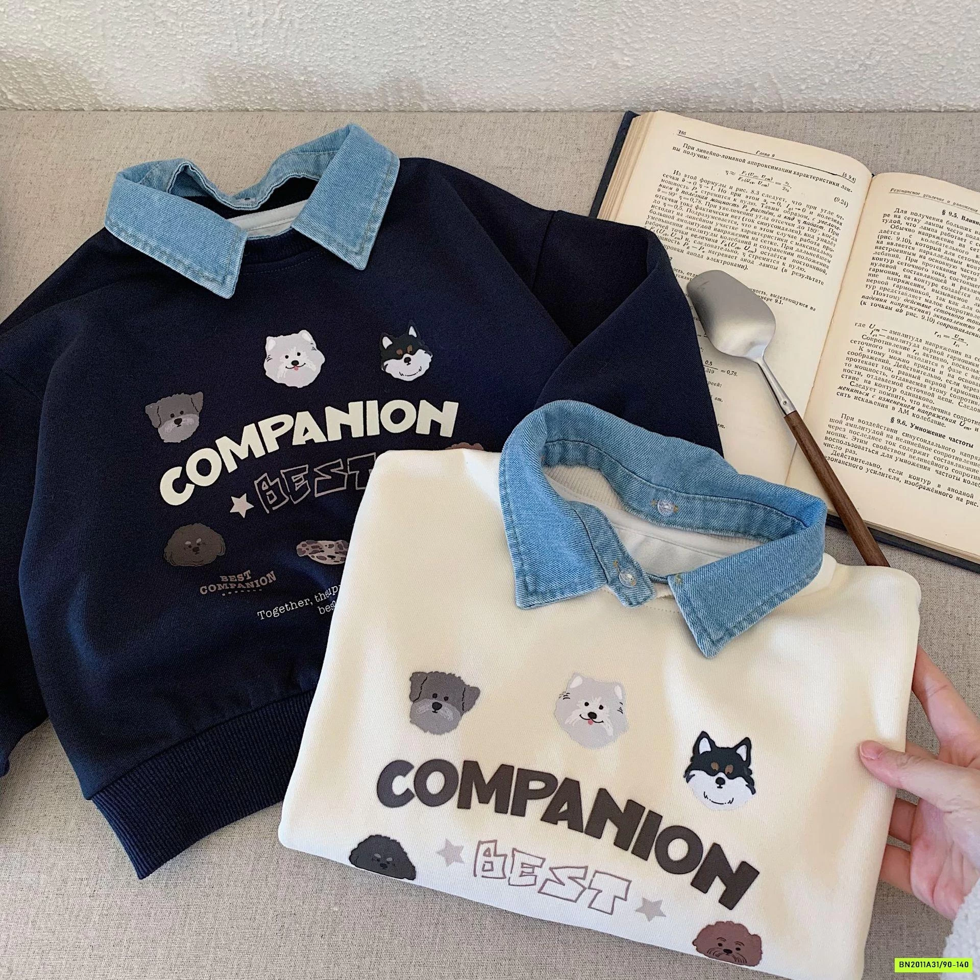 ÁO NỈ COMPANION PHỐI CỔ JEANS