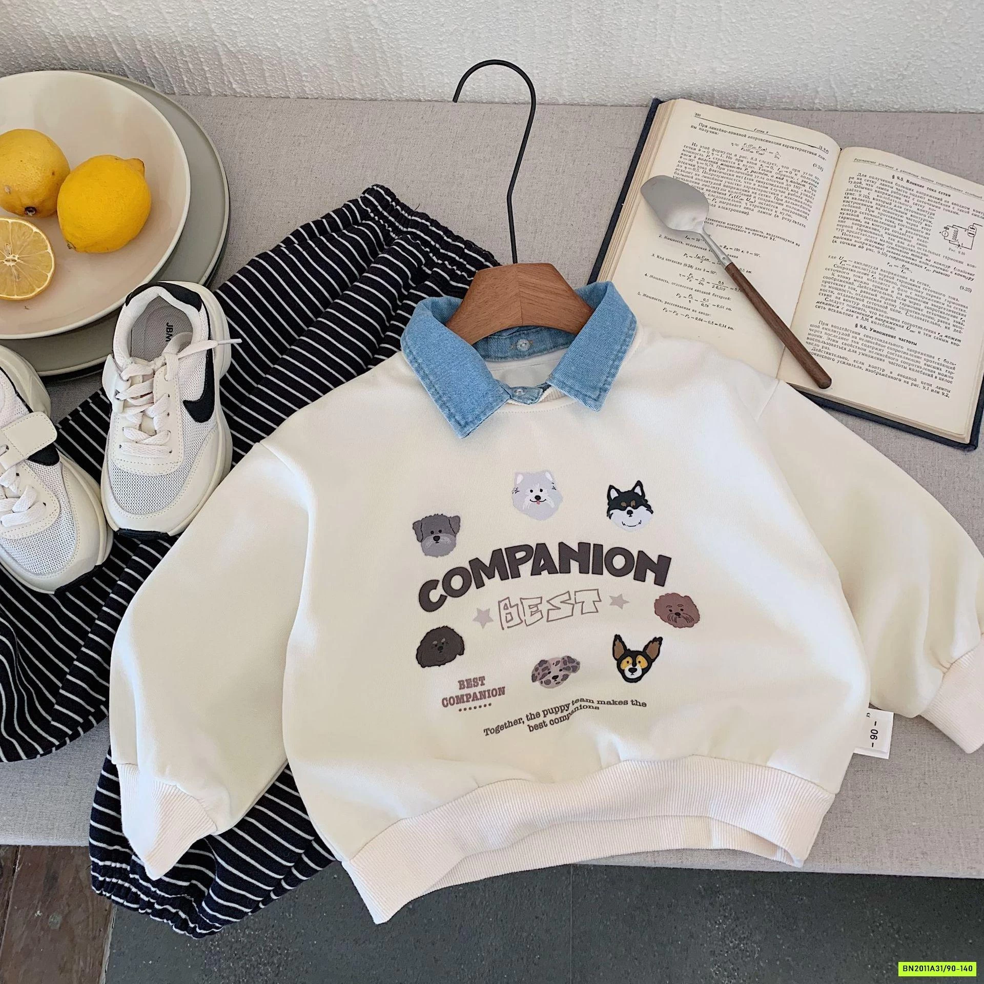 ÁO NỈ COMPANION PHỐI CỔ JEANS