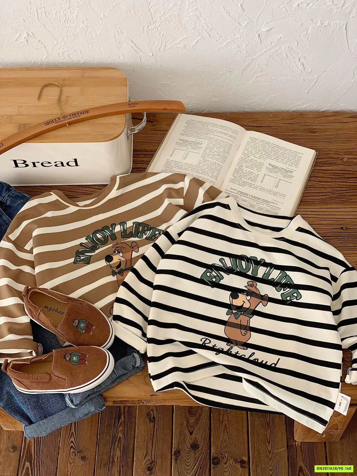 ÁO THUN IN CÚN KẺ NGANG