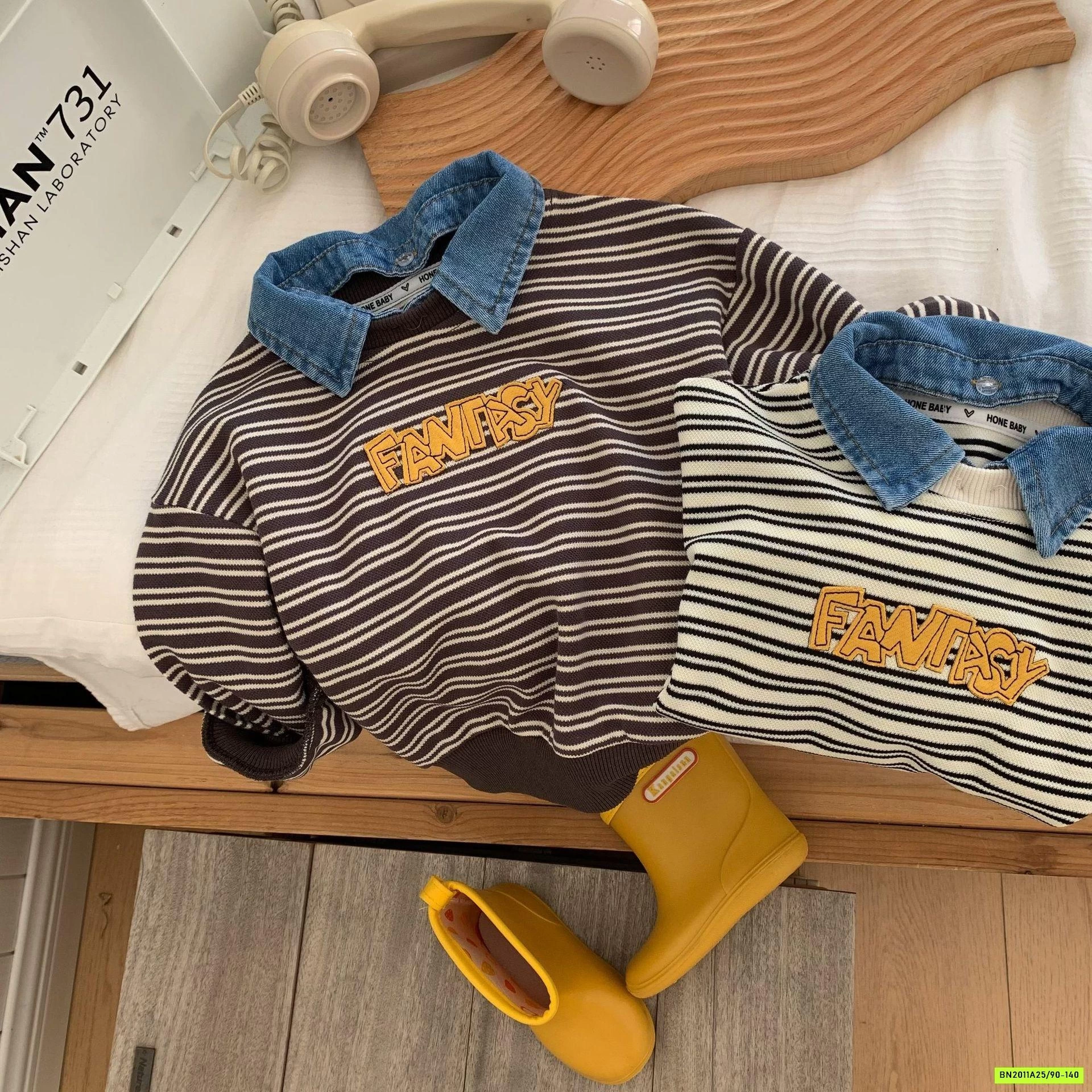 ÁO NỈ KẺ PHỐI CỔ SƠ MI