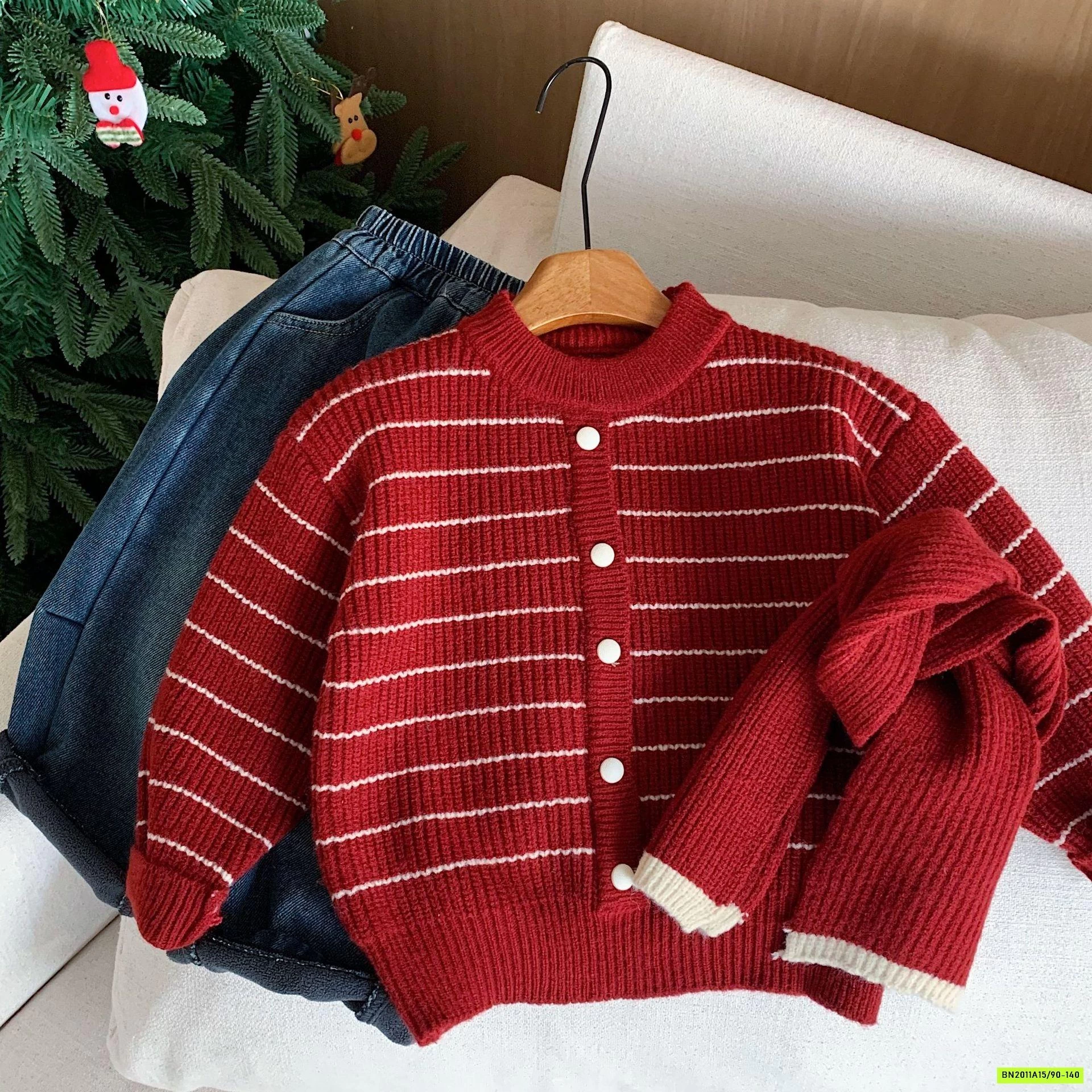 KHOÁC LEN ĐỎ KẺ KÈM KHĂN