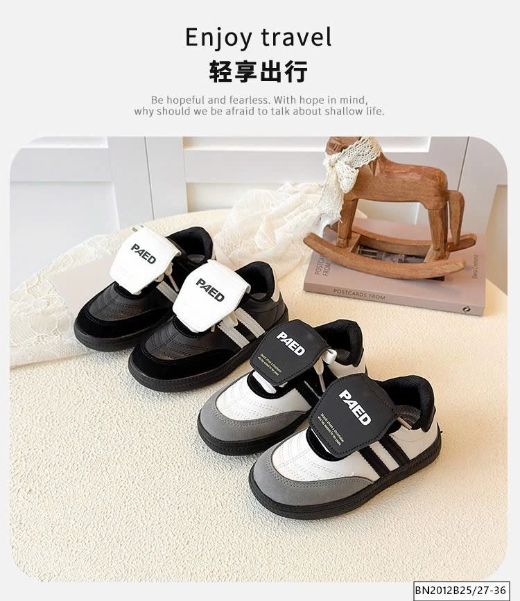 GIÀY THỂ THAO ĐẾ BẰNG LƯỠI LẬT