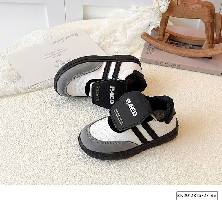 GIÀY THỂ THAO ĐẾ BẰNG LƯỠI LẬT