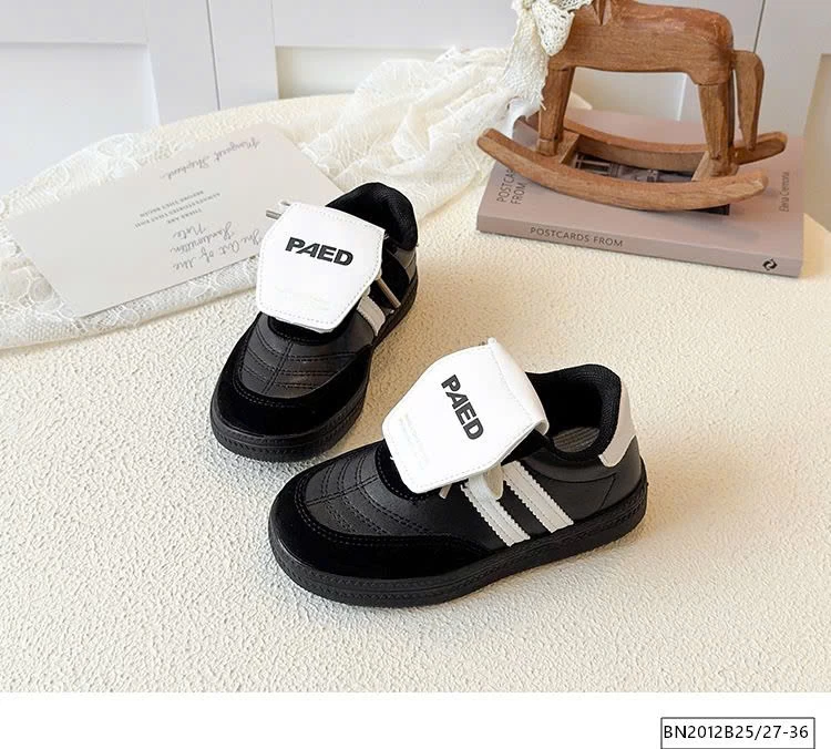 GIÀY THỂ THAO ĐẾ BẰNG LƯỠI LẬT