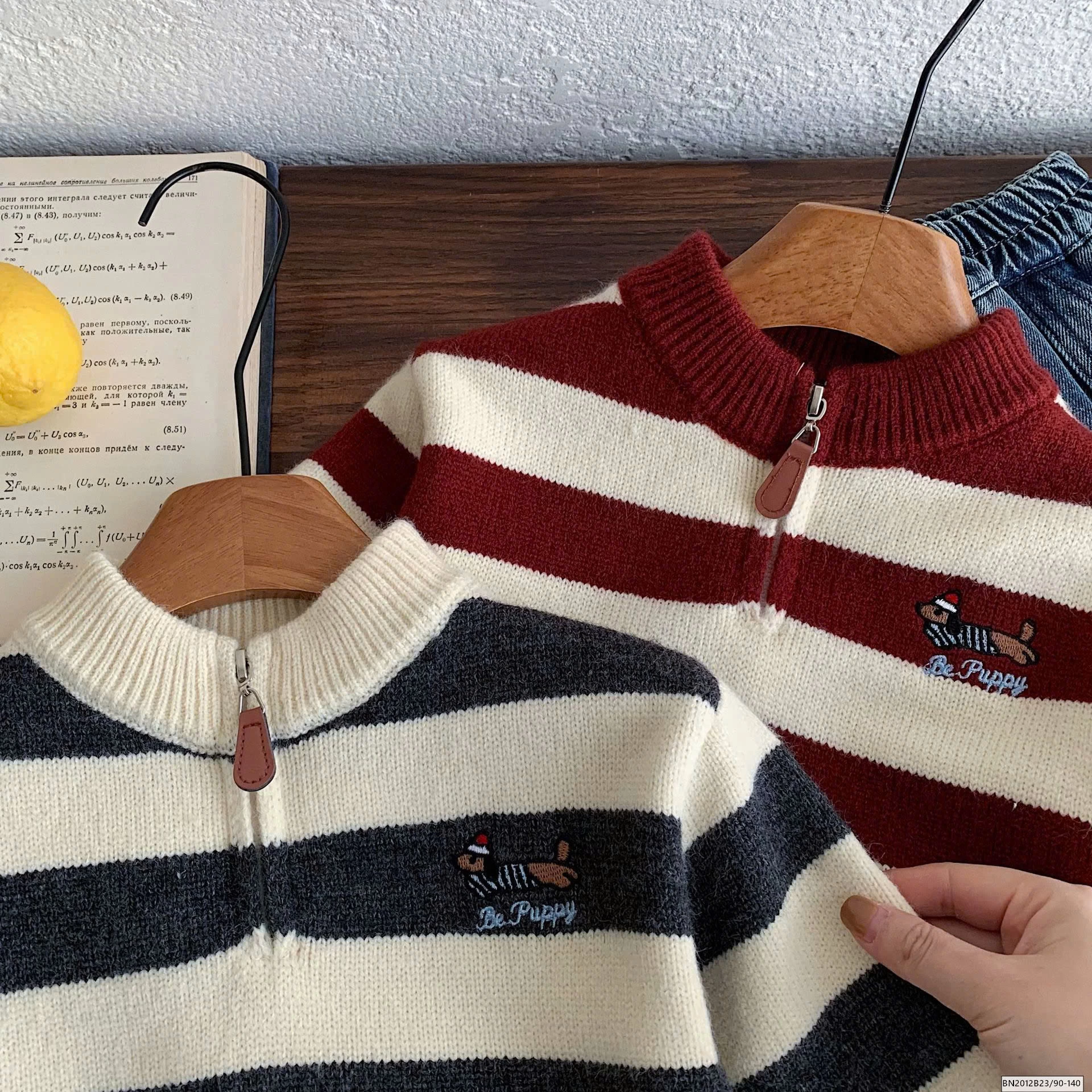 ÁO LEN CỔ KHÓA LOGO CÚN