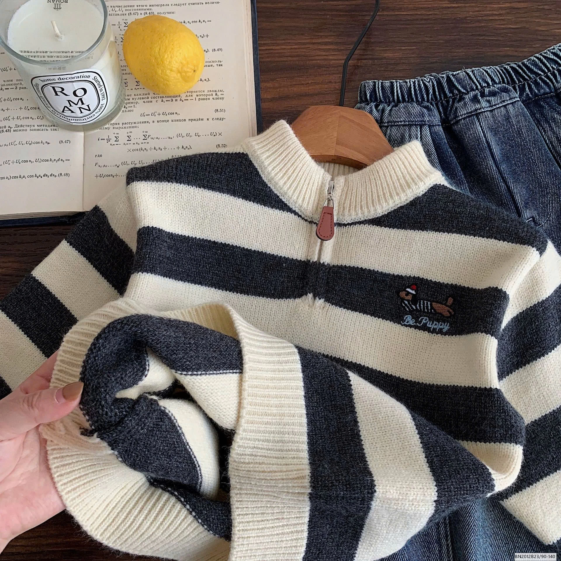 ÁO LEN CỔ KHÓA LOGO CÚN