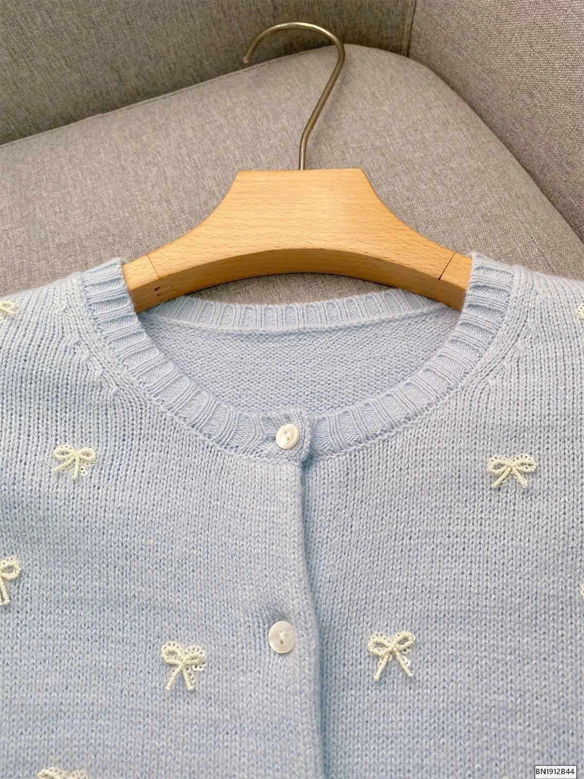 ÁO LEN MỎNG ĐÍNH NƠ