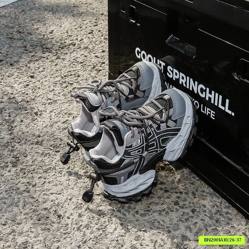 SNEAKER SIÊU NHẸ CÁ TÍNH