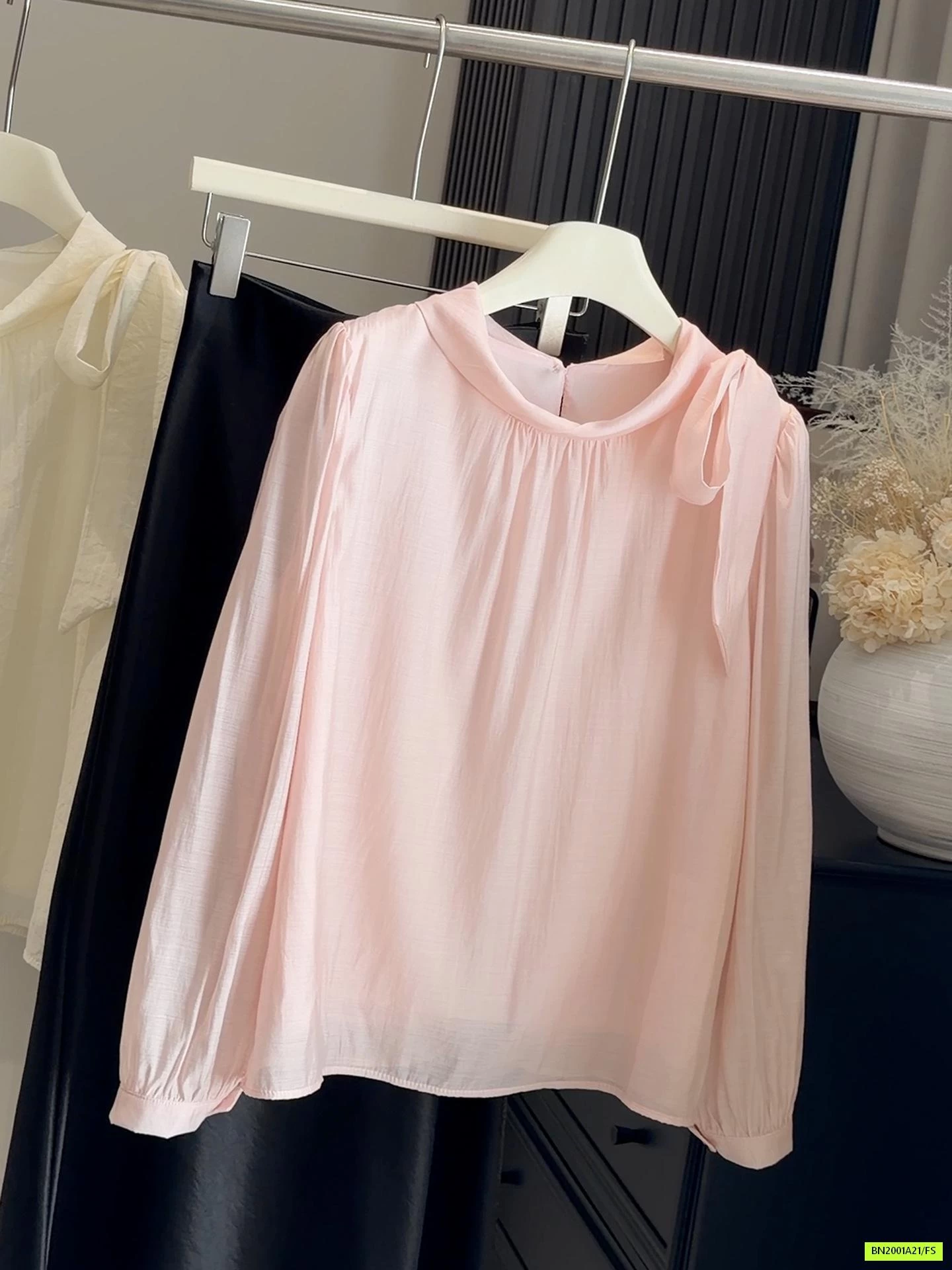 SƠ MI ĐŨI LỤA THẮT NƠ VAI ANNA