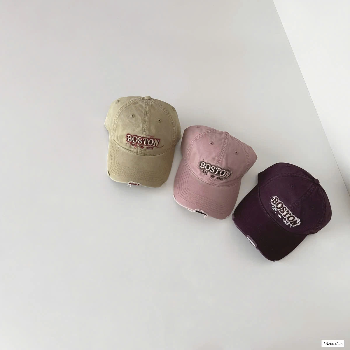 MŨ KẾT RÁCH THÊU CHỮ POSTON