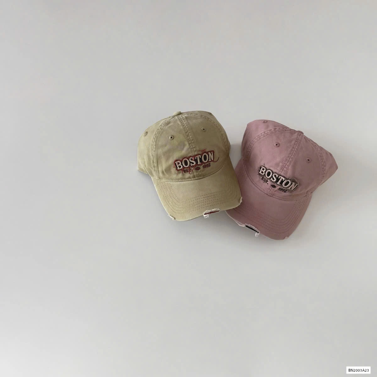 MŨ KẾT RÁCH THÊU CHỮ POSTON