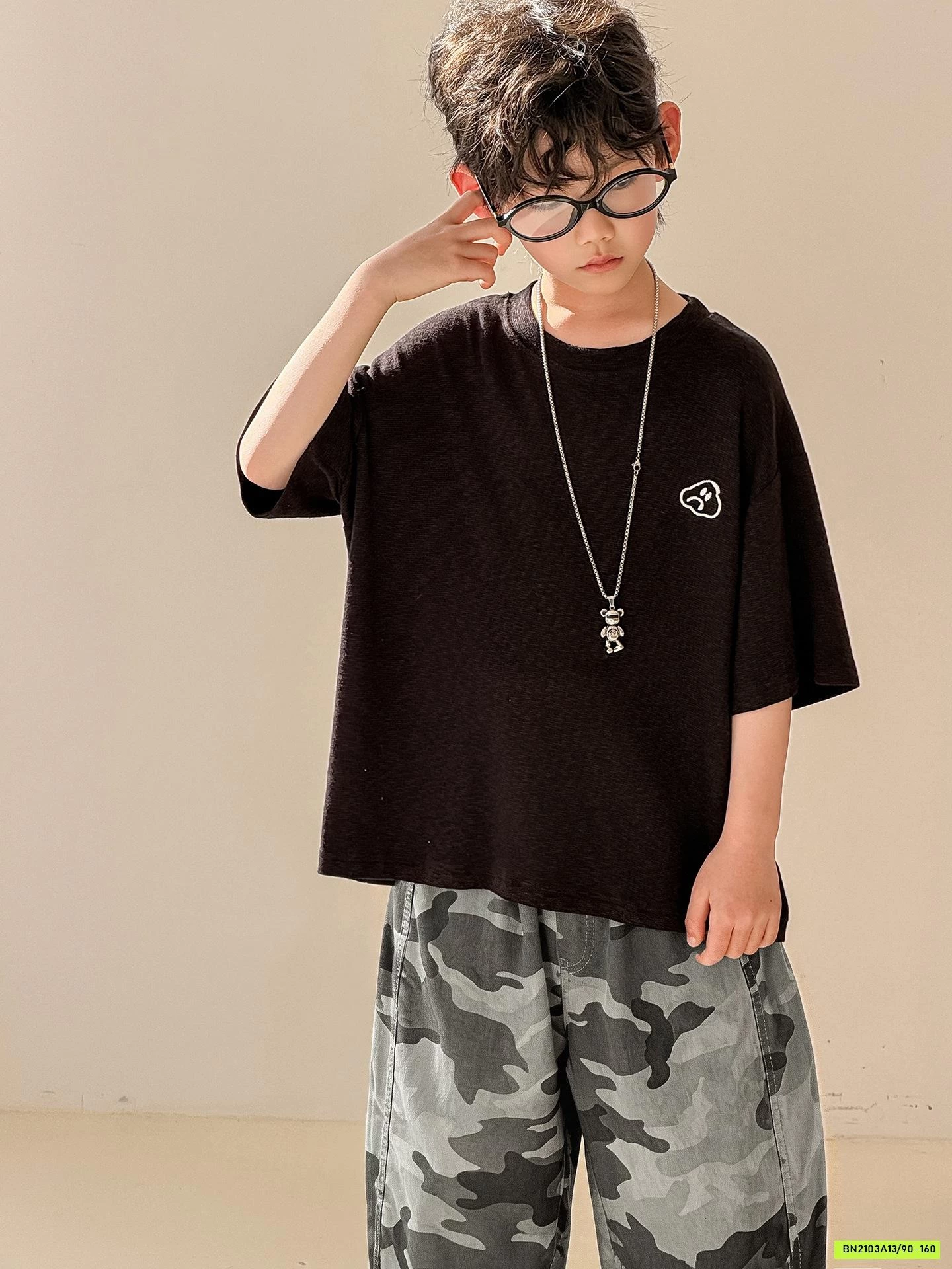 ÁO THUN LOGO NGỰC