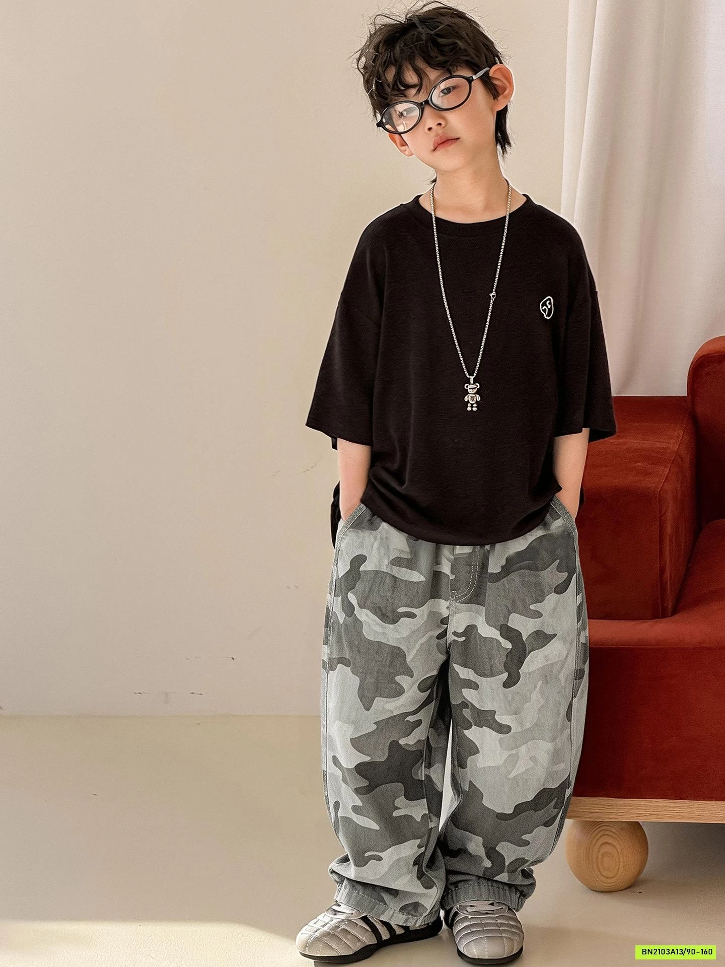 ÁO THUN LOGO NGỰC