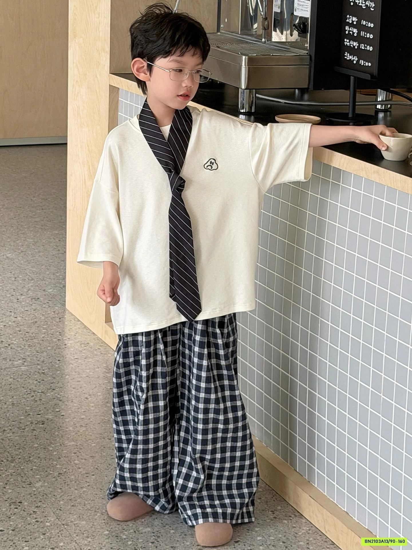 ÁO THUN LOGO NGỰC